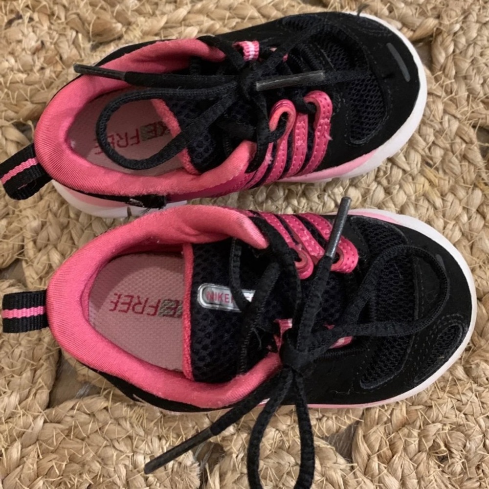 Nike - Picture 6 of 6